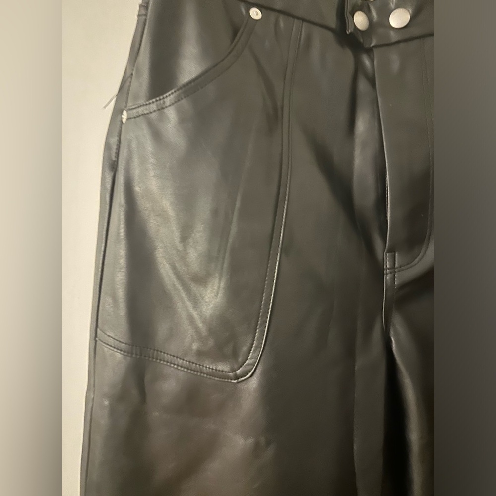 BLANK NYC Baxter Straight Leg Hi-Rise Faux Vegan Leather Jeans Black NWT 30 - Picture 3 of 11